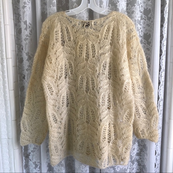 🎉Host Pick🎉CASUAL CORNER *NWOT Hand Knit Ltd. Edition Open Weave Cream Sweater - Picture 3 of 4